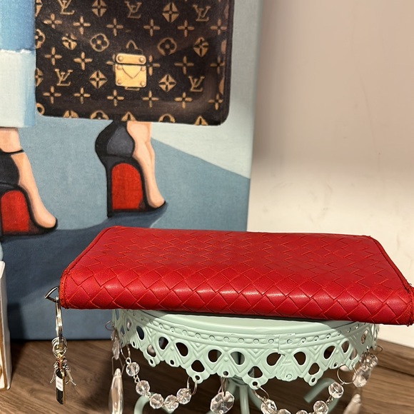 ❤️Wallet by Bottega Intrecciato ❤️ - Picture 7 of 16